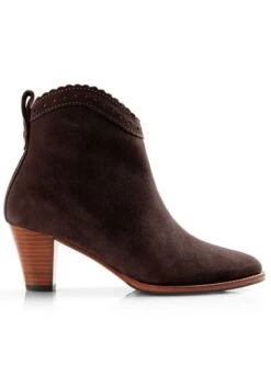 Equestrian Supplies Shop -Equestrian Supplies Shop f freginaanklechocolaterdy